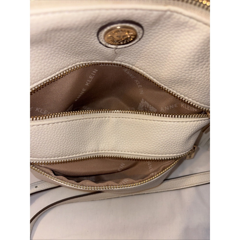 Anne Klein Woman, White Textured Crossbody Leather Sling Bag - Picture 5 of 9